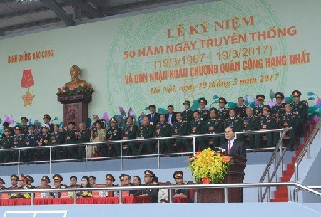 Staatspräsident Tran Dai Quang nimmt an Feier zum 50. Jahrestag der Kommandotruppen teil - ảnh 1